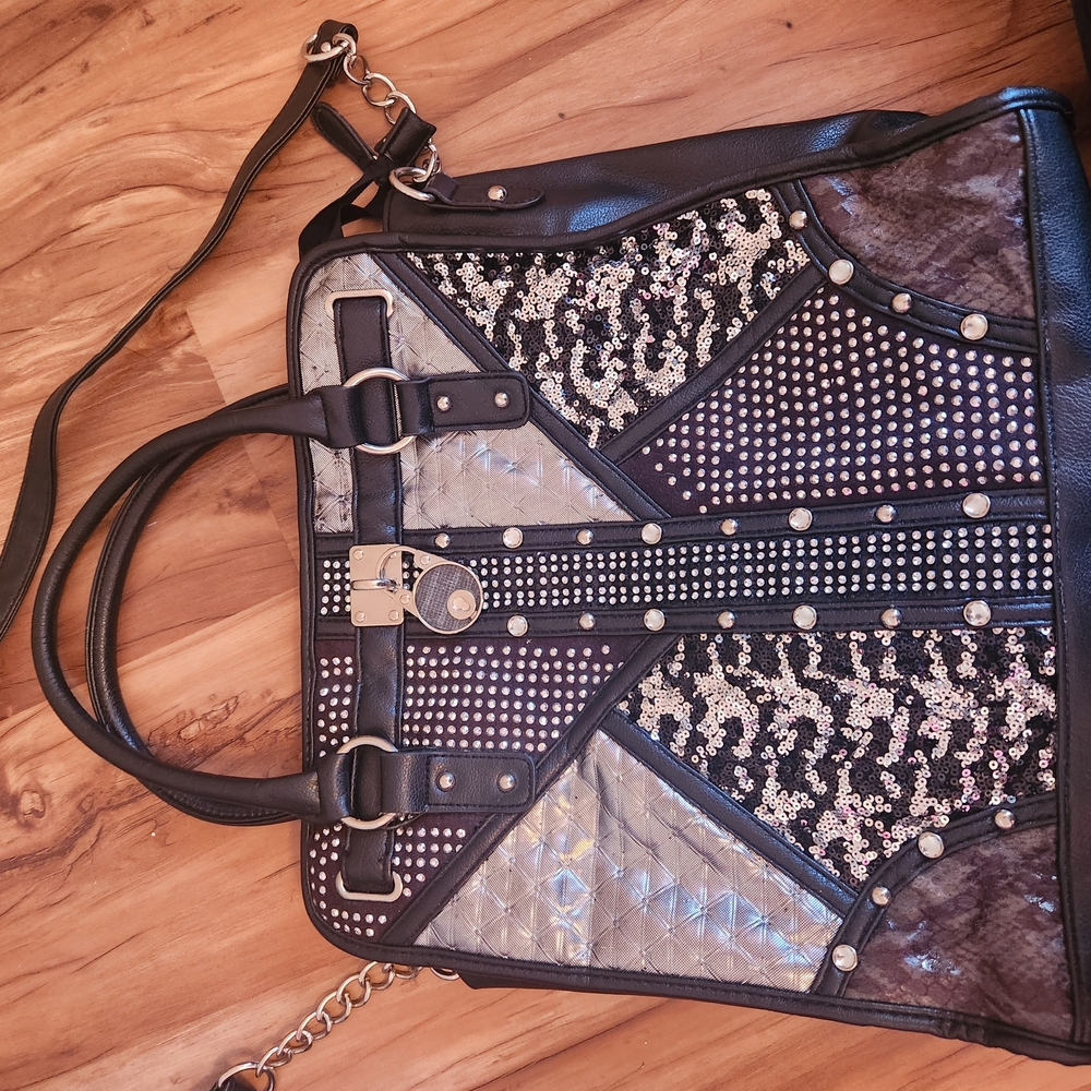 Stylish Black and Silver Shoulder Bag